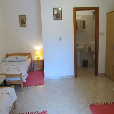 Apartments Vesna With Pool - New! Святой Ловреч Пазенатички Номер фото